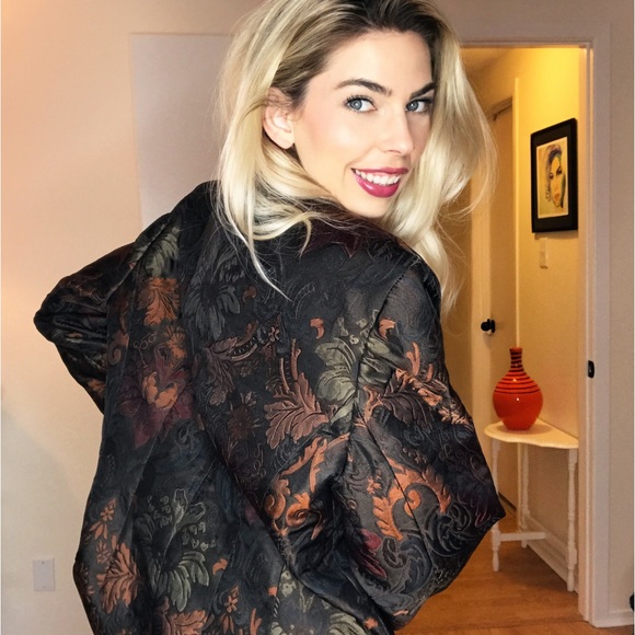 Stunning Women’s Blazer in Beautiful Fall Colours - Picture 3 of 9